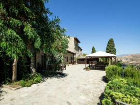 Гостиница Chic Farmhouse with Sauna Whirlpool Patio Jacuzzi Garden, Резуттано